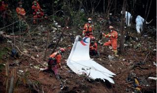 东航MU5735飞行事故祭 东航mu5735九名机组人员都有谁